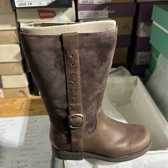 Clarks 30837 little girls leather boots size 10.5w final sale